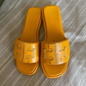 Tory burch sandals